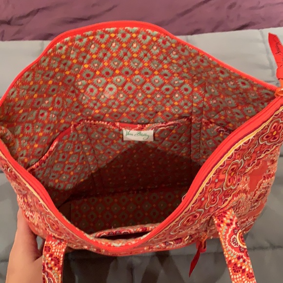 Vera Bradley Medium Tote Bag - Picture 4 of 5